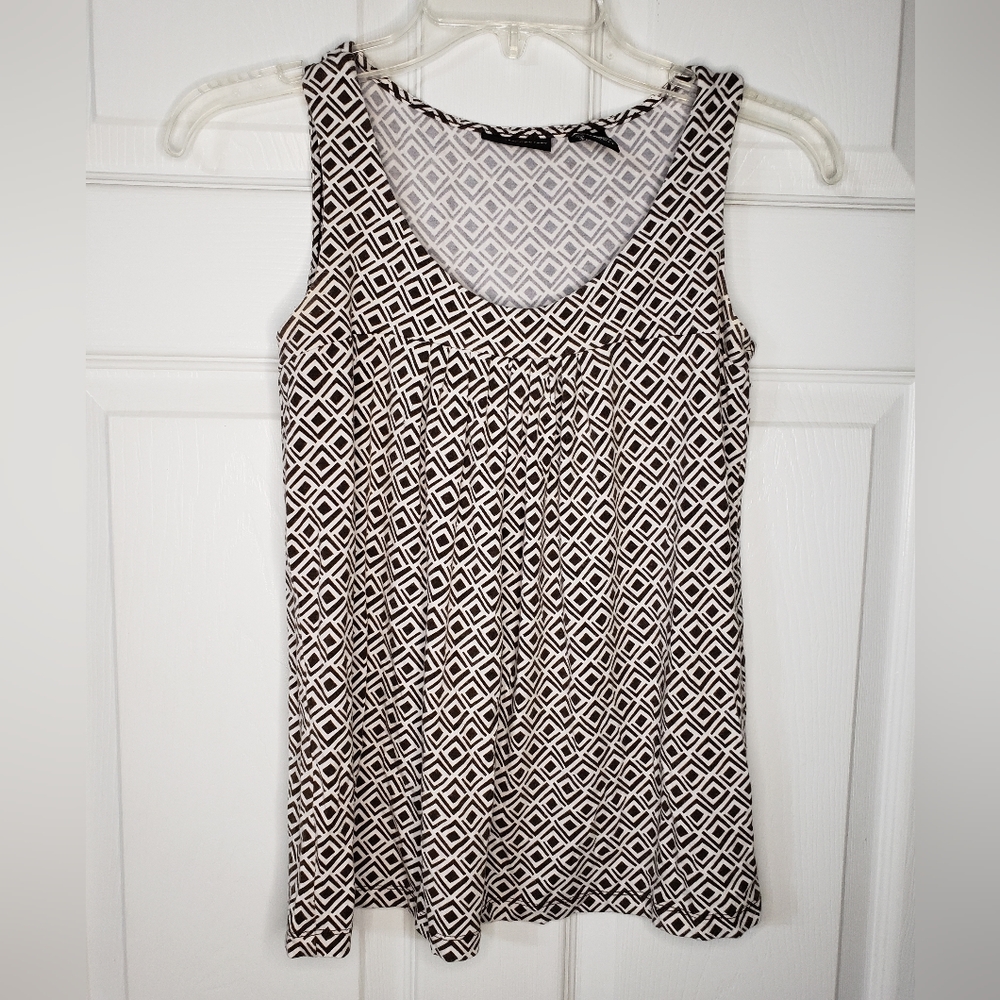 New York & Company Brown and White patterned shirt size XS